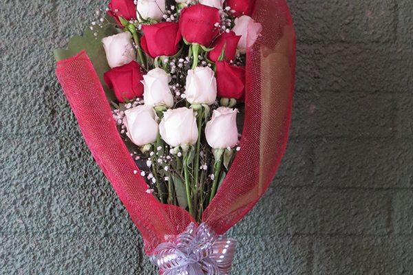 ramo de 10 rosas $25000